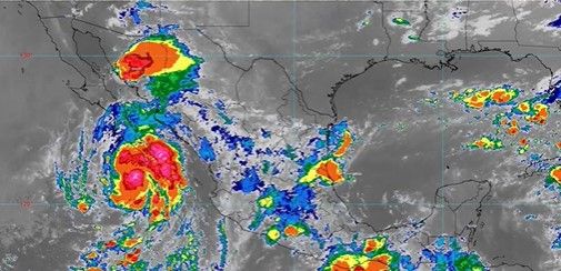 Huracán ‘Lorena’ se intensifica a categoría 1 y amenaza las Costas del Pacífico Mexicano