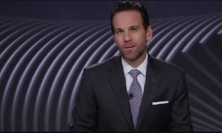 Loret de Mola se disculpa por error en Latinus; Sheinbaum lo acusa de ‘otra mentira’