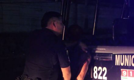 Hombre ataca a una pareja  y escapa en Saltillo; al final lo atrapa la policía