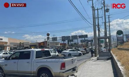 Se registra manifestación en Periférico a la altura de la Torre Saltillo