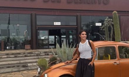 Esposa de Sergio Ramos visita Saltillo y acude al Museo del Desierto