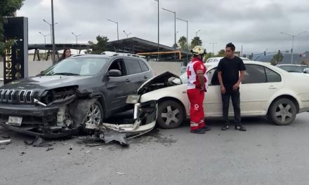 Se confía y provoca choque al norte de Saltillo