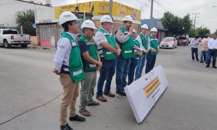 Comienzan trabajos de recarpeteo en la colonia Jardín de Ramos Arizpe