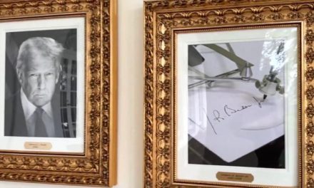 Trump sustituye retrato de Biden por máquina de firmar en la Casa Blanca