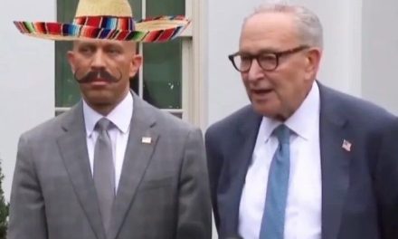 Trump realiza video con IA que muestra estereotipos racistas; Sheinbaum exige respeto