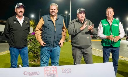 Tomás Gutiérrez entrega obra de alumbrado en la colonia El Cura
