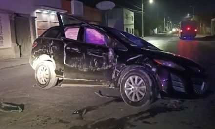 Saltillo: Abandona su auto tras volcar, no quiso enfrentar a las autoridades