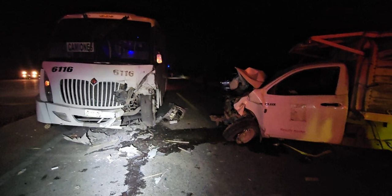 Tragedia en la carretera Zacatecas; accidente deja un muerto y 20 lesionados