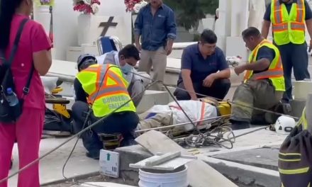 Albañil sufre aparatosa caída en el Panteón Santo Cristo