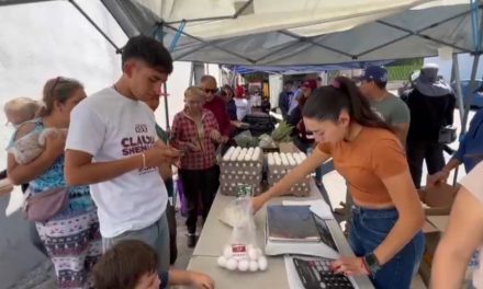 A Parras los mercadito sobre ruedas de Alberto Hurtado