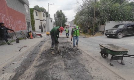 Bachean calles de Nueva Jerusalén en Saltillo