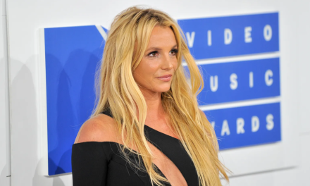 Preocupa nuevo video de Britney Spears por su comportamiento errático