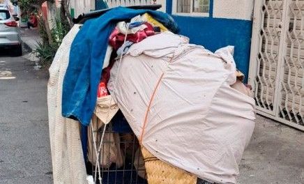 Hallan cadáver abandonado en carrito de supermercado en Jalisco