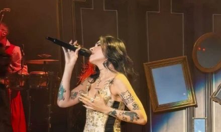 Cazzu responde a Christian Nodal con un fuerte mensaje en el Auditorio Nacional: ‘recibo ataques’