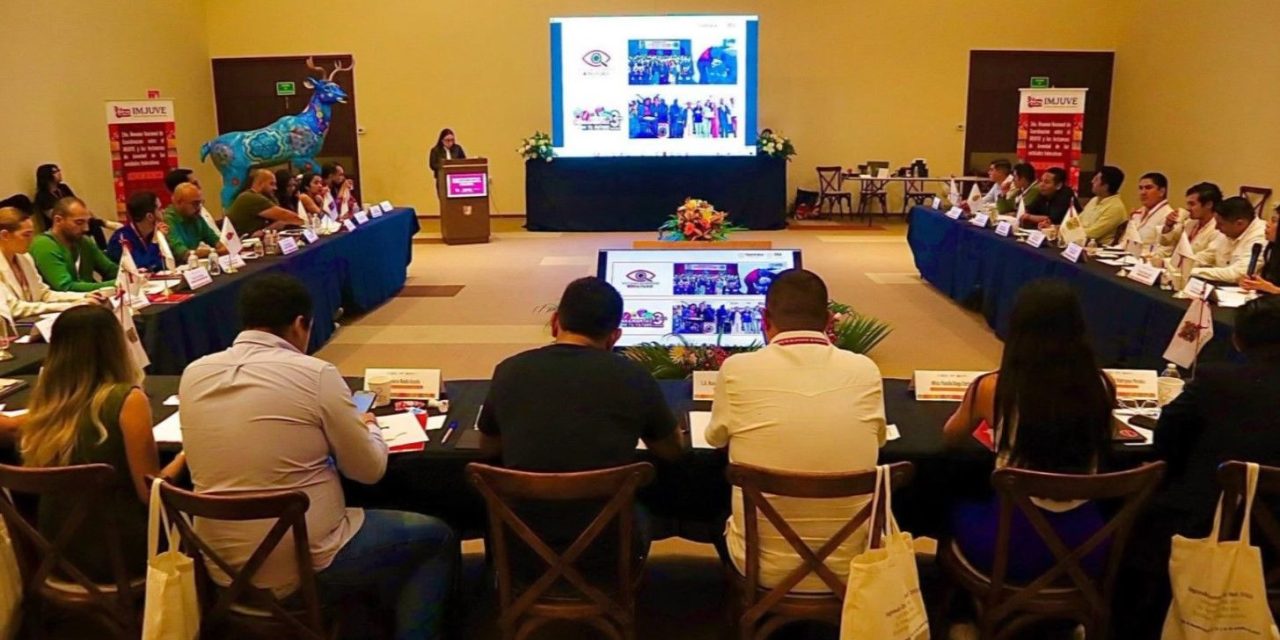 Coahuila comparte modelo de atención a la juventud en encuentro nacional