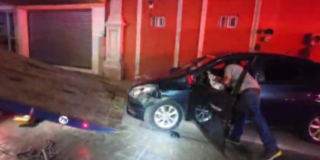 Daños materiales tras fallida persecución en el centro de Saltillo