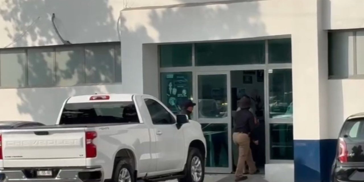 Detiene FGR a mujer con armas de fuego procedentes de EE. UU.