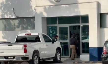 Detiene FGR a mujer con armas de fuego procedentes de EE. UU.