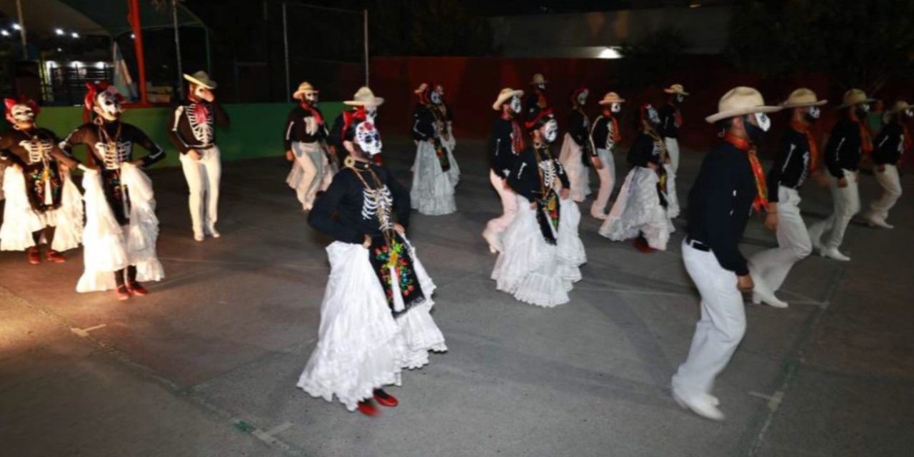 Disfrutan en la colonia Saltillo 2000 ‘Historias de vida y muerte’