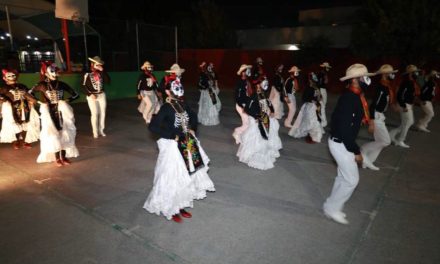 Disfrutan en la colonia Saltillo 2000 ‘Historias de vida y muerte’
