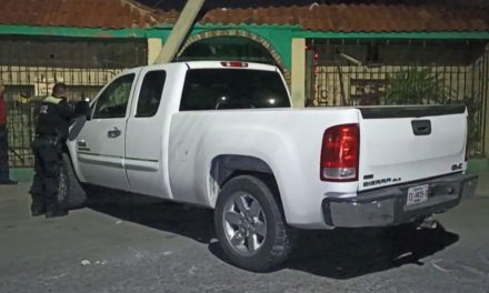 Saltillo: Dormita y se estrella contra casa, ebrio tendrá que pagar todos los daños