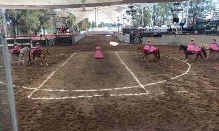 En formación escaramuzas infantiles en Saltillo