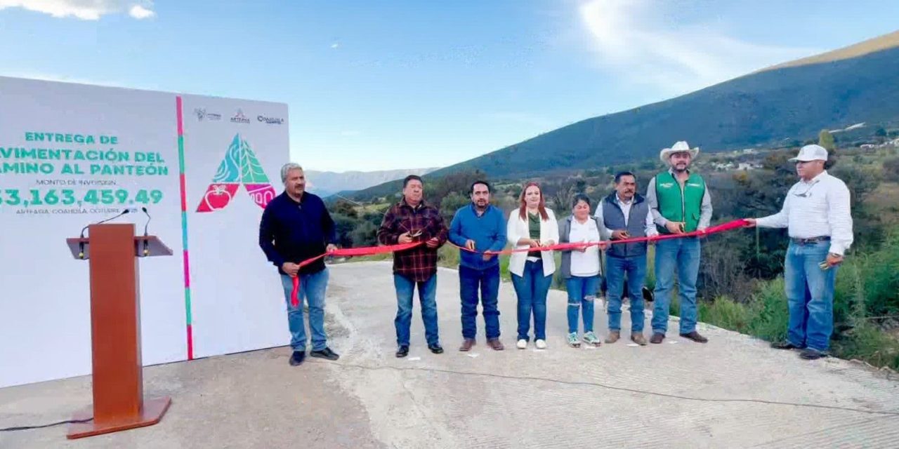 Entrega alcaldesa de Arteaga camino al panteón en Mesa de las Tablas tras 15 años de espera
