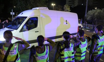 Confirma Israel que uno de los cuerpos entregado por Hamás no es el de ningún rehén israelí