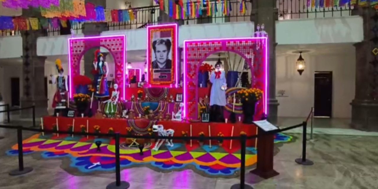Invitan a visitar el altar de muertos instalado en Palacio de Gobierno