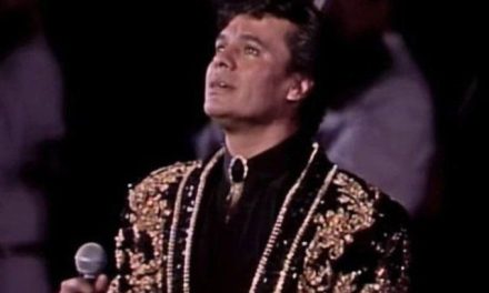 ¡Juan Gabriel regresa al Zócalo! Proyectarán su histórico concierto en Bellas Artes