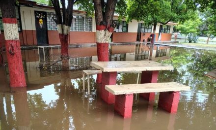Lluvias dejan sin clases a 743 mil alumnos y afectan 821 escuelas en cinco estados