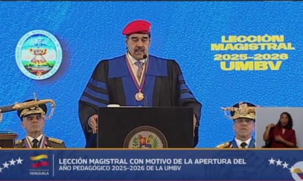 En medio de la tensión con EE. UU., Maduro recibe doctorado honoris causa en seguridad