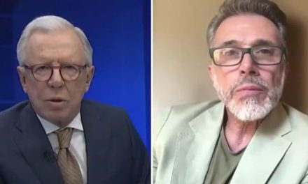 López-Dóriga y su pelea en entrevista con Sergio Mayer por el ‘bailongo’ de Morena en plena emergencia nacional