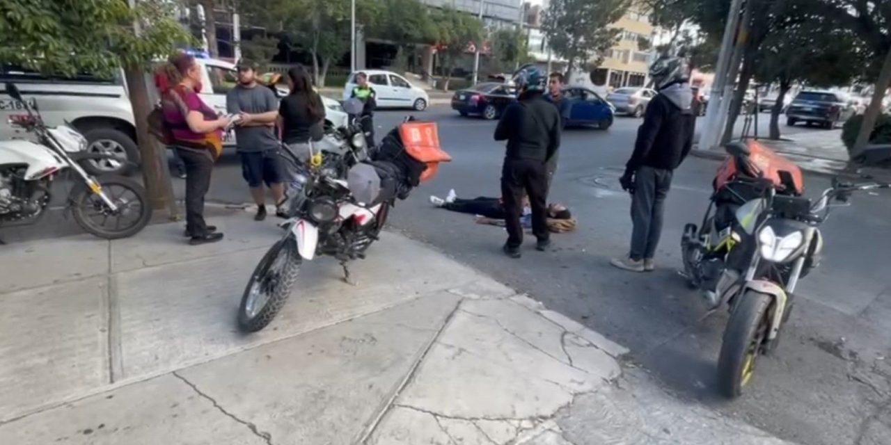 Motociclista resulta lesionado en accidente en bulevar Carranza