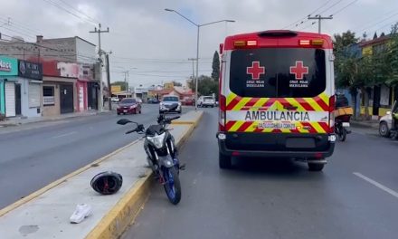 Motociclista lesionado tras choque en la colonia Valle de las Flores