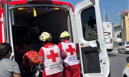 Mujer resulta herida tras choque en el bulevar Felipe J. Mery