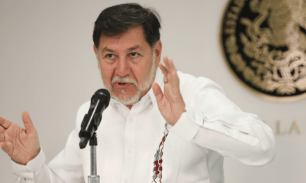 Fernández Noroña pide licencia en el Senado… para ir a Palestina