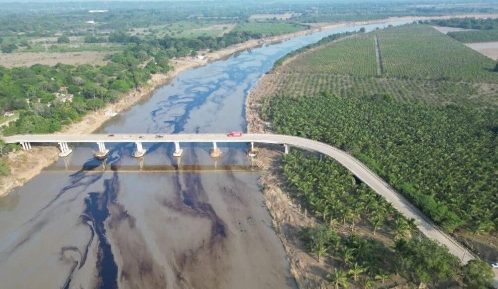 Sheinbaum supervisa acciones tras derrame de hidrocarburo en Veracruz