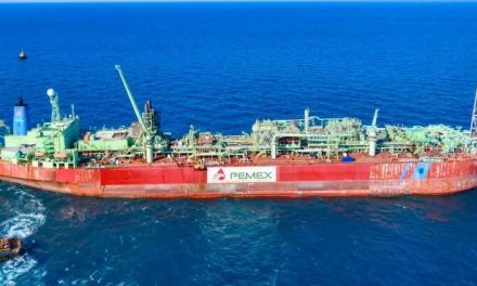 México triplica envío de combustible subsidiado a Cuba; Pemex reporta pérdidas millonarias