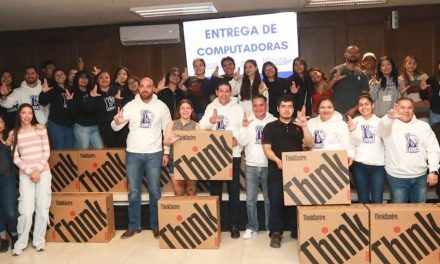 Reciben equipo de cómputo y mobiliario las facultades de Ciencia, Educación y Psicología
