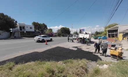 Refuerza alcalde de Saltillo obras de bacheo para mejorar seguridad vial