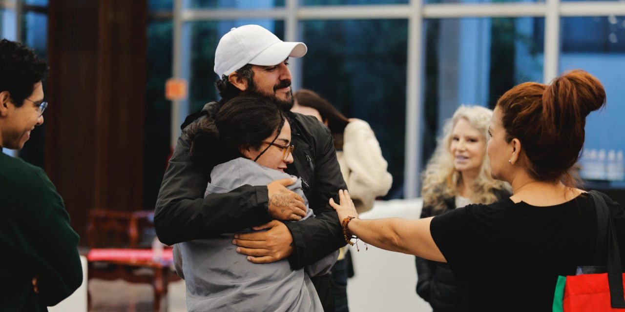 Activistas detenidos en Israel llegan a México; denuncian tortura y maltrato