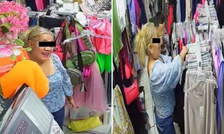 Con sonrisa de oreja a oreja, mujer es captada robando en boutique de Guadalupe, Nuevo León