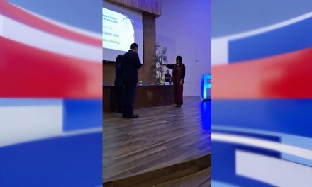 Rinde protesta directora de la Facultad de Odontología