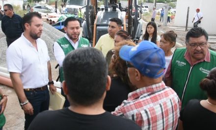 Vecinos de colonia El Roble de Monclova viven problema de inundación