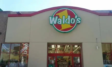 Ayuntamiento revisa tiendas Waldo´s de Monclova