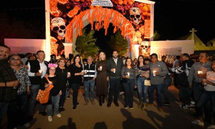 Monclova celebra la tradicional ‘Alumbrada’ en honor a los fieles difuntos