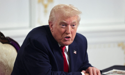 Trump declara cerrado el espacio aéreo sobre Venezuela ante tensiones con Maduro