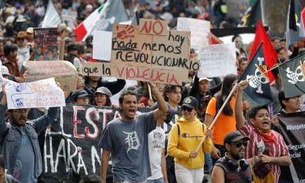 Impiden paso de marcha de Generación Z al Zócalo