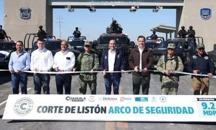 Entrega Manolo Jiménez nuevo arco de seguridad y cuartel